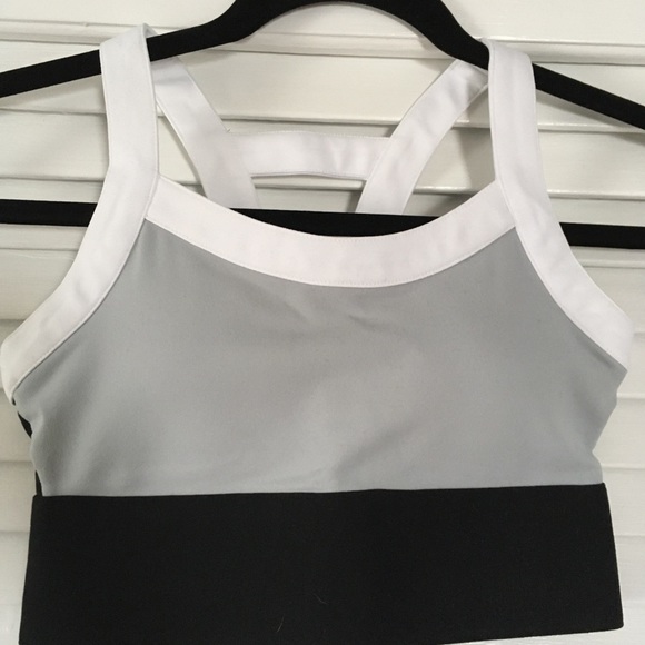 XXS Fabletics Sportsbra - Picture 1 of 4